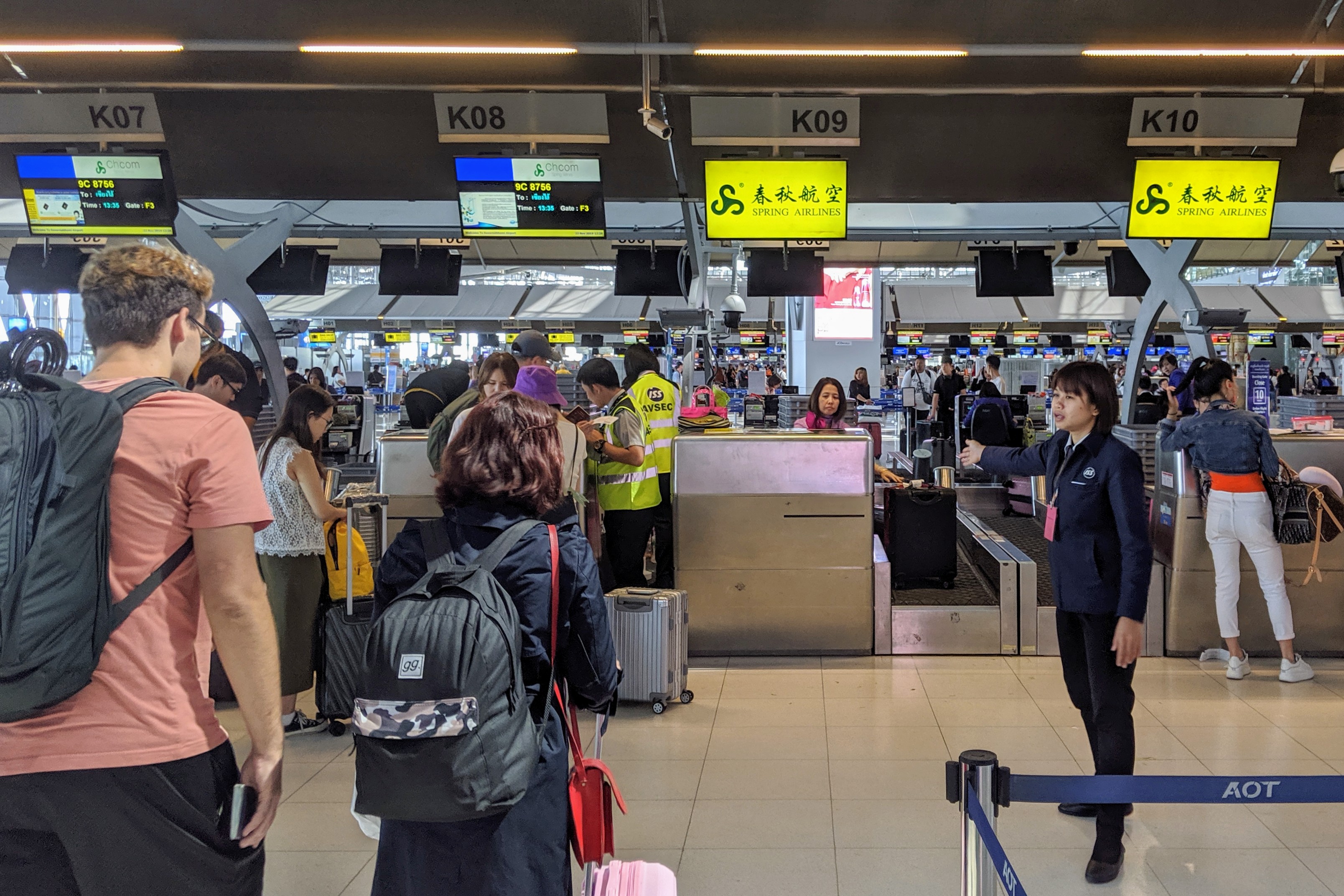 FLIGHT REVIEW: Spring Airlines A320 Economy SpringPlus, Bangkok ...