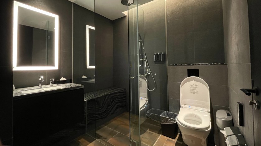 The Clan Hotel shower suites